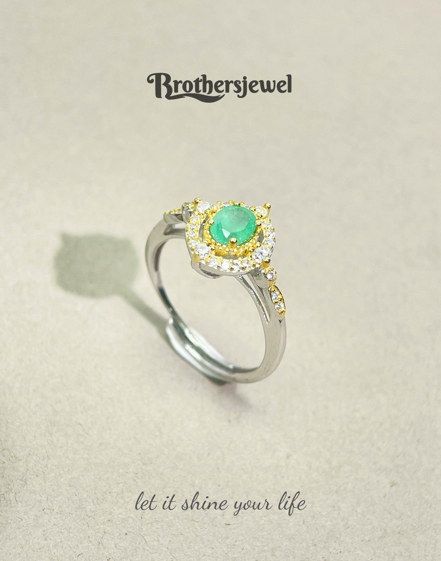 S925 Silver Natural Gorgeous Emerald Ring L0109191