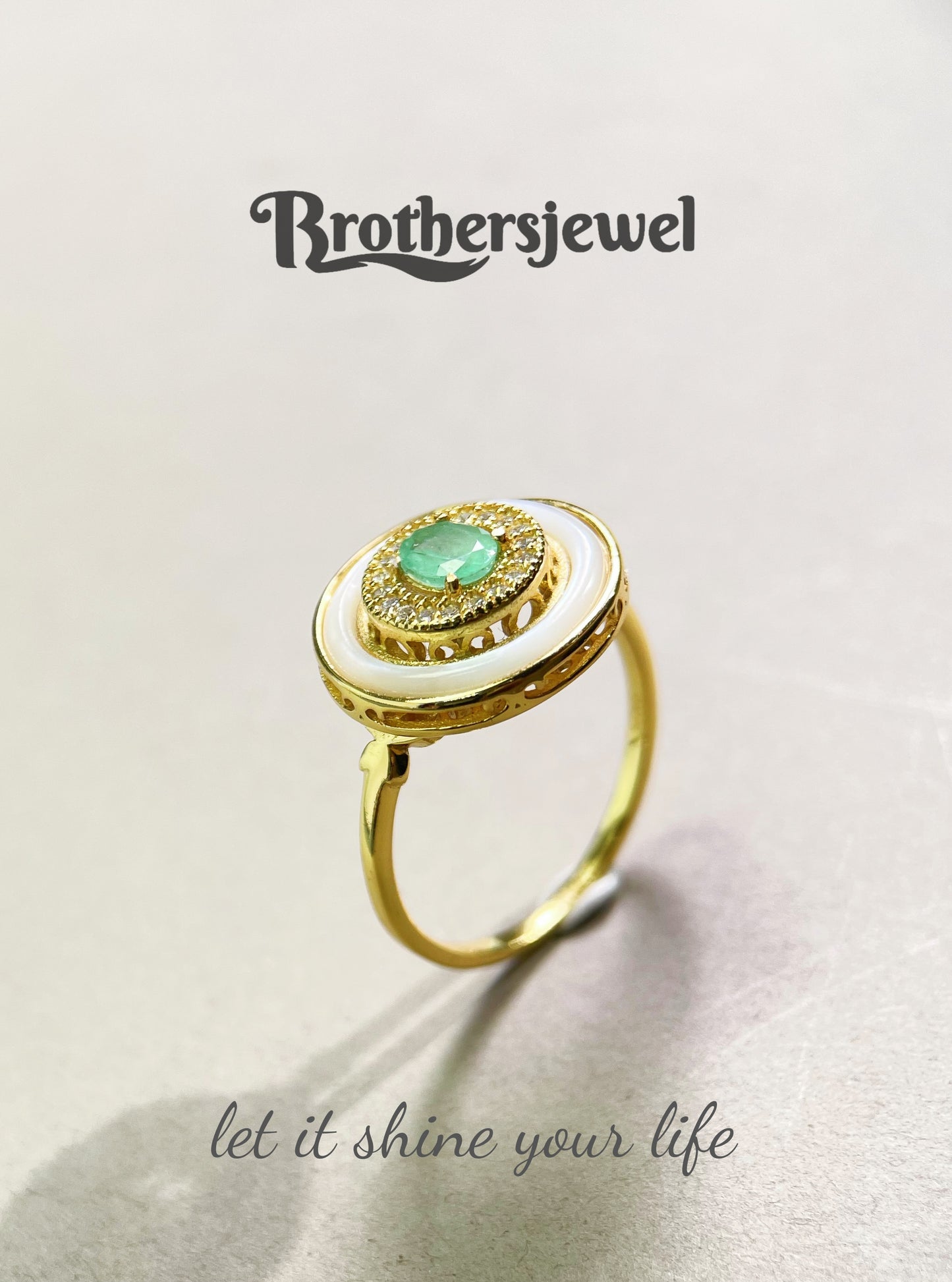 S925 Silver Natural Gorgeous Emerald Ring L0108187