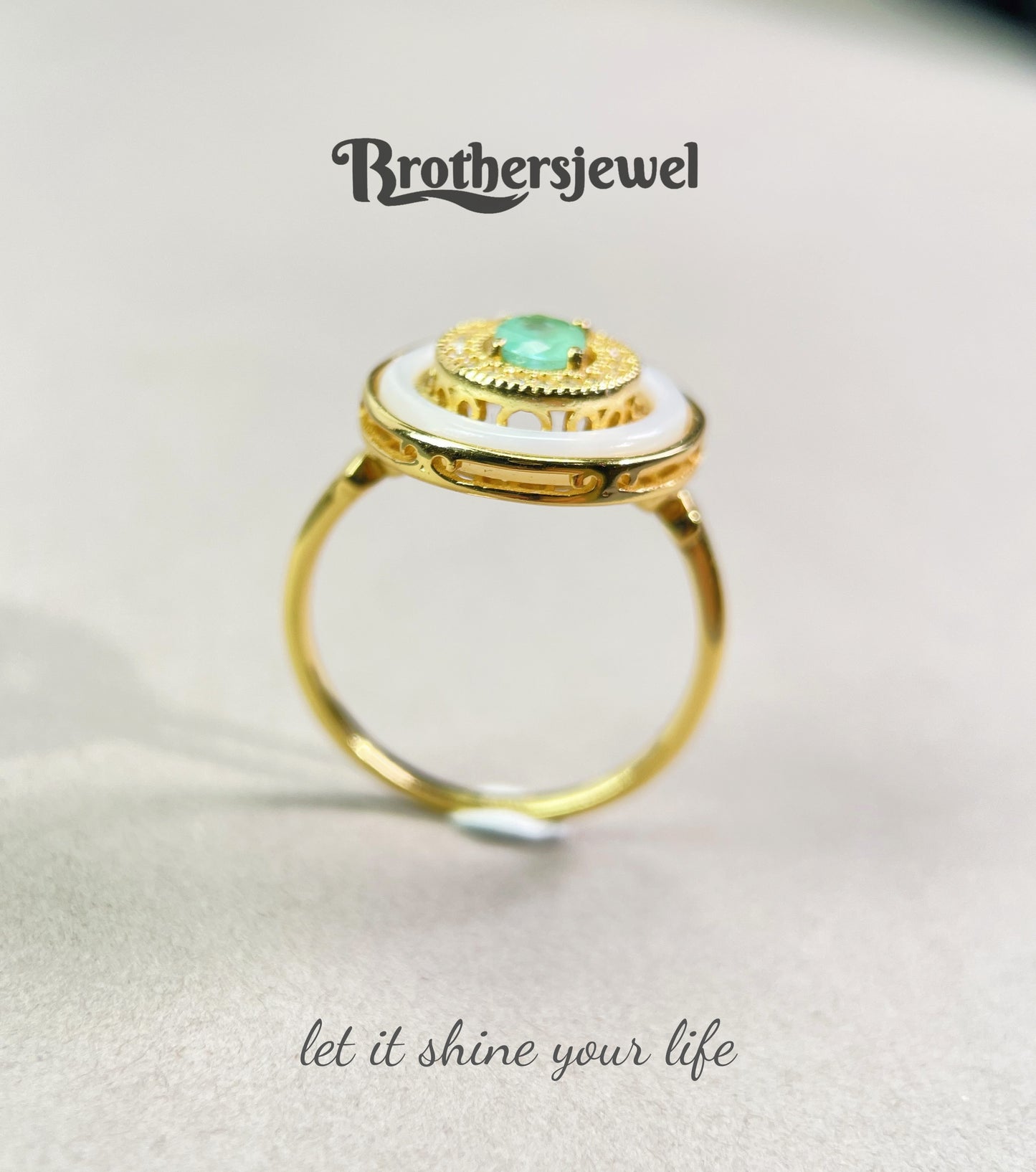 S925 Silver Natural Gorgeous Emerald Ring L0108187